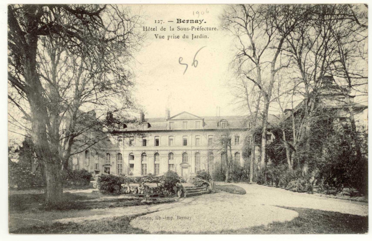 Bernay. Hôtel de la Sous-Préfecture. Vue prise du Jardin.