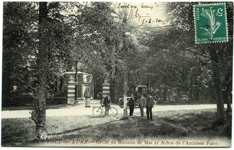 Pacy-sur-Eure. Grille du Buisson de Mai et Arbre de l'Accident Fairr.