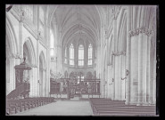 La nef vers le choeur de l'église de Saint-Riquier (Somme).