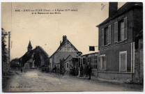 Jouy-sur-Eure. L'Eglise (XVe siècle) et le Monument aux Morts.