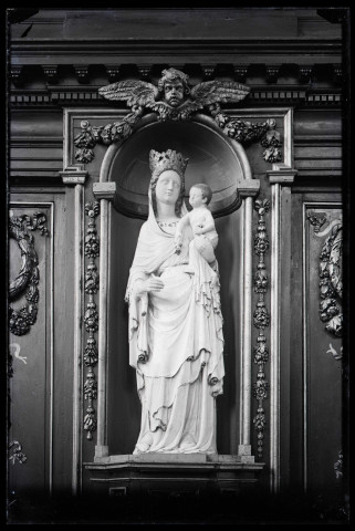 Statue de Sainte-Cécile de l'église Notre-Dame d'Écouis (Eure).