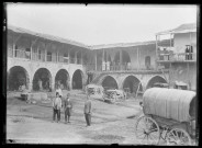 Intérieur d'un khan à Tarse (Turquie).