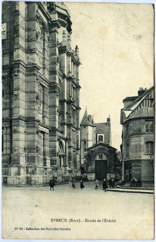 Evreux-Ville. Entrée de L'Évêché.