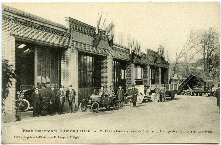 Evreux-Ville. Établissement Edmond Hée -Vue extérieure du Garage des camions et Tracteurs.