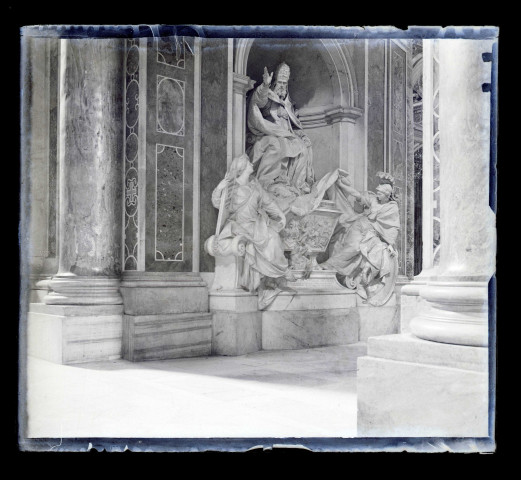 Tombeau de Benoit XIV (Prospero Lambertini, pape de 1740 à 1758) dans la basilique Saint-Pierre de Rome (Italie).