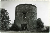 Courcelles-sur-Seine. [Tour de guet].