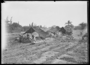 Campement près de Démir-Capou (dite tombe de Saint-Pierre, lieu de pèlerinage des fellahs) à Tarse (Turquie) (notice PA).