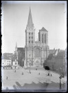 Vue générale de la cathédrale Saint-Pierre de Lisieux (Calvados).