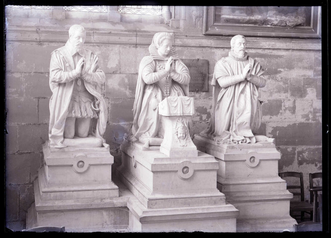 Statues tombales des Villeroy de l'église de Magny-en-Vexin (Val-d'Oise).