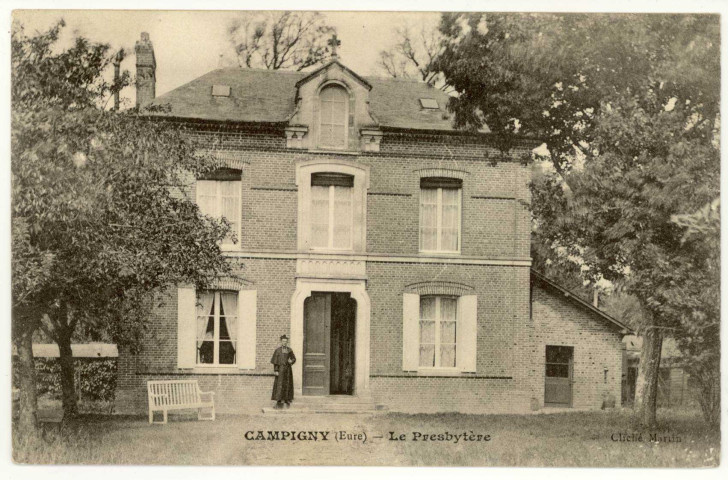 Campigny. Le Presbytère.