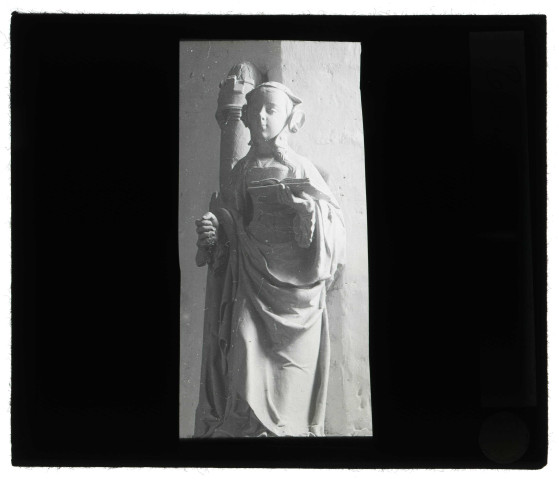 Église de Touville (Eure), statue de Sainte-Barbe.