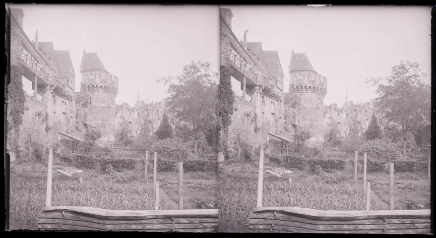 Remparts de Fougères (Ille-et-Vilaine).