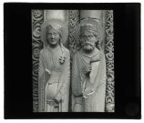 Cathédrale Notre-Dame de Chartres (Eure-et-Loir), portail royal, porte centrale, ébrasement droit, détail un roi et une reine.