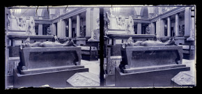 Salle et collections d'un musée égyptien.