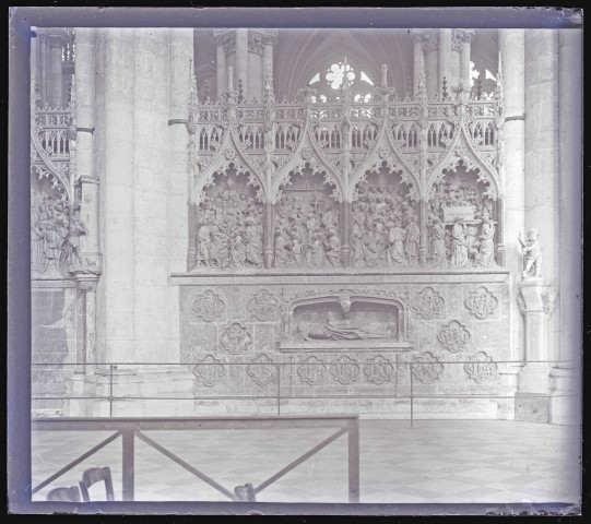 Tombeau d'Adrien de Hénencourt de la cathédrale Notre-Dame d'Amiens (Somme).