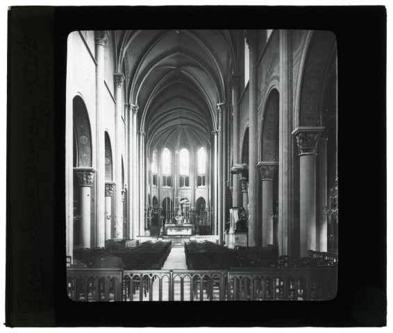 Église Saint-Germain-des-Prés à Paris, intérieur.
