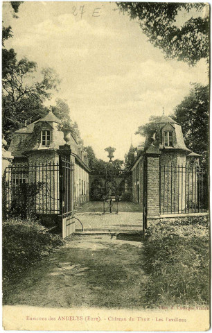 Thuit (Le). Château du Thuit - Les Pavillons.