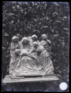 Presbytère de La Couture-Boussey (Eure), statue représentant la mise au tombeau.