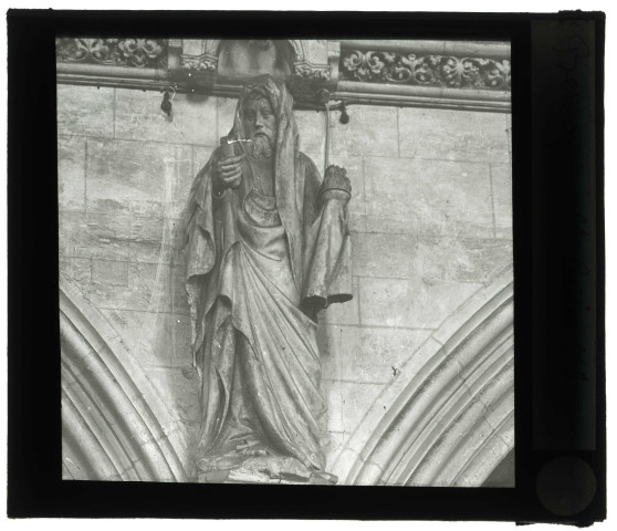Église Sainte-Croix de Bernay (Eure), statue de Saint-Jean.