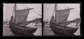 Bateaux de pêche amarrés dans le port de Trouville (Calvados).