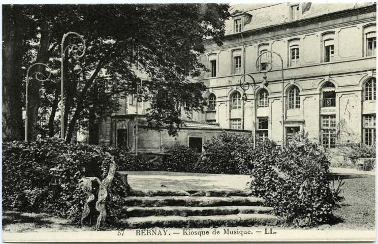 Bernay. Kiosque de Musique.