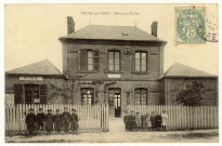 Fours-en-Vexin. Mairie et Ecoles.