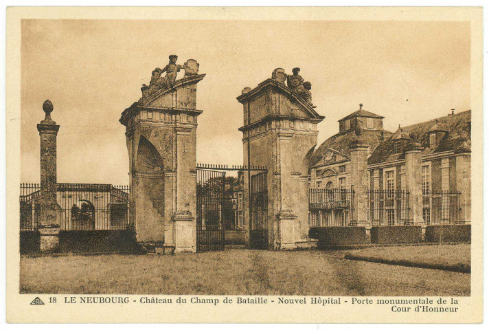 Sainte-Opportune-du-Bosc. Château du Champ-de-Bataille - Nouvel Hôpital - Porte monumentale de la Cour d'honneur.