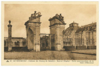 Sainte-Opportune-du-Bosc. Château du Champ-de-Bataille - Nouvel Hôpital - Porte monumentale de la Cour d'honneur.