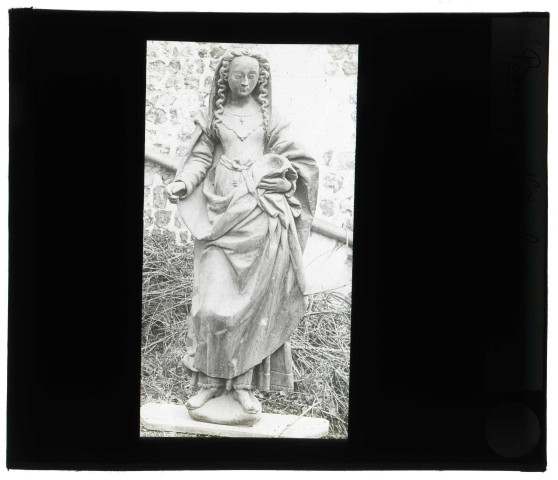 Basilique Notre-Dame de la Couture de Bernay (Eure), statue de Sainte-Madeleine.