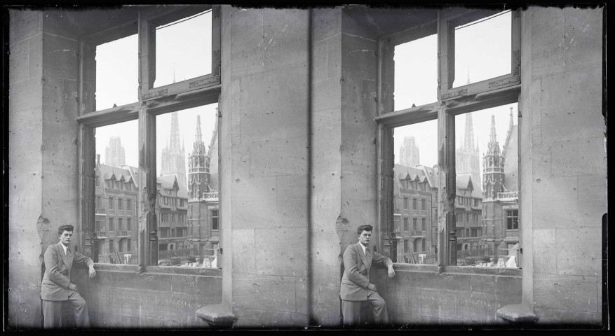 Palais de justice de Rouen (Seine-Maritime), endommagé par les bombardements de la seconde guerre mondiale.
