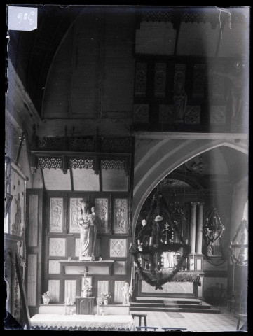 Église d'Authou (Eure), autels.