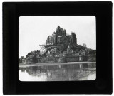 Le Mont-Saint-Michel (Manche), vue générale prise de la digue.