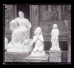 Collection de statues exposée au musée du Luxembourg de Paris (Seine).
