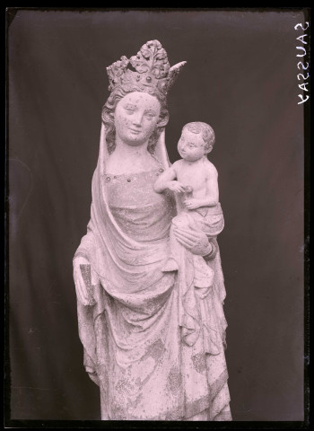 Statue de Vierge à l'enfant de l'église de Saussay-la-Campagne (Eure).