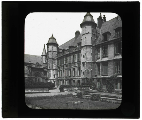 Archevêché de Rouen (Seine-Maritime), vue générale.