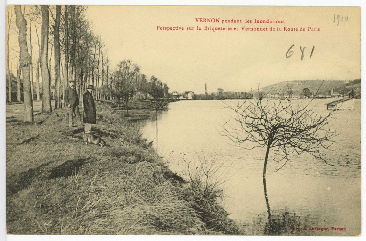 Vernon-Ville. Vernon pendant les inondations - Perspective sur la Briqueterie et Vernonnet de la Route de Paris.