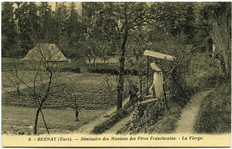 Bernay. Séminaire des Missions des Pères Franciscains. - La Vierge.