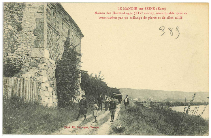 Manoir (Le). Environs de Pont-de-l'Arche. - Maison des Hautes-Loges (XIVe siècle), remarquable dans sa construction par un mélange de pierre et de silex taillé.