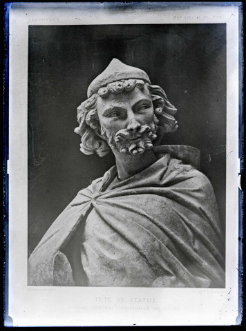 Statue archivolte de la cathédrale de Reims (Marne).