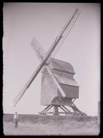 Moulin à vent de Coquelle (Pas-de-Calais).