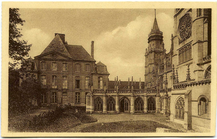 Evreux-Ville. Palais Épiscopal La Cour.