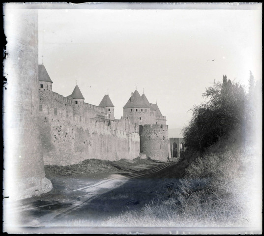 Tours et remparts de la Cité de Carcassonne. Idem 5395