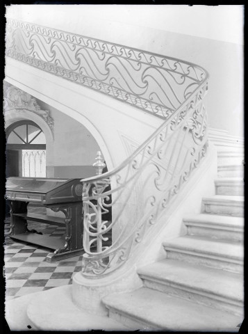 Escalier de l'abbaye Notre-Dame de Fontenelle de Saint-Wandrille-Rançon (Seine-Maritime).