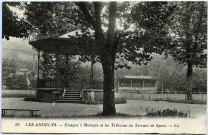 Andelys (Les). Kiosque à musique et les Tribunes du Terrain de sport.