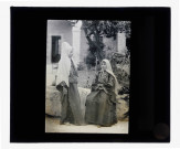 Femmes en costume traditionnel à Ourfa (Turquie).