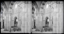 Piliers et chapiteaux sculptés de l'église de la Madeleine de Vézelay (Yonne).
