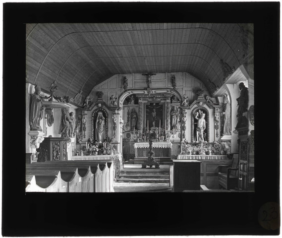Intérieur de l'église d'Authouillet (Autheuil-Authouillet, Eure).