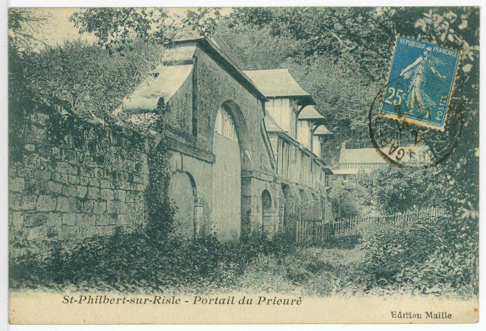 Saint-Philbert-sur-Risle. Portail du Prieuré.
