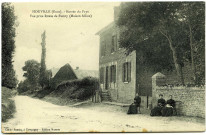 Houville-en-Vexin. Entrée du Pays - Vue prise Route de Fleury (Maison Alline).