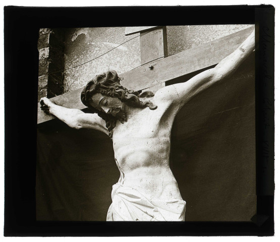 Église de Menneval (Eure), buste du Christ en croix.
